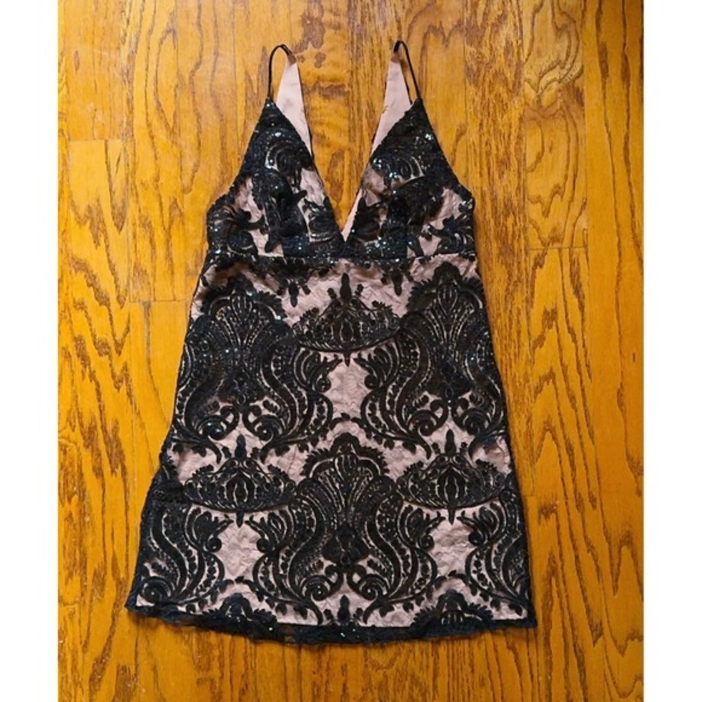 Free People Romantic Black Lace Sheer Sequin‎ Plunging V-Neck Lined Mini Dress 2